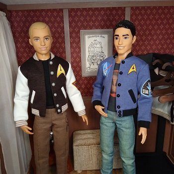 Ателье для кукол "Мышкин дом". И месяц бомберов.