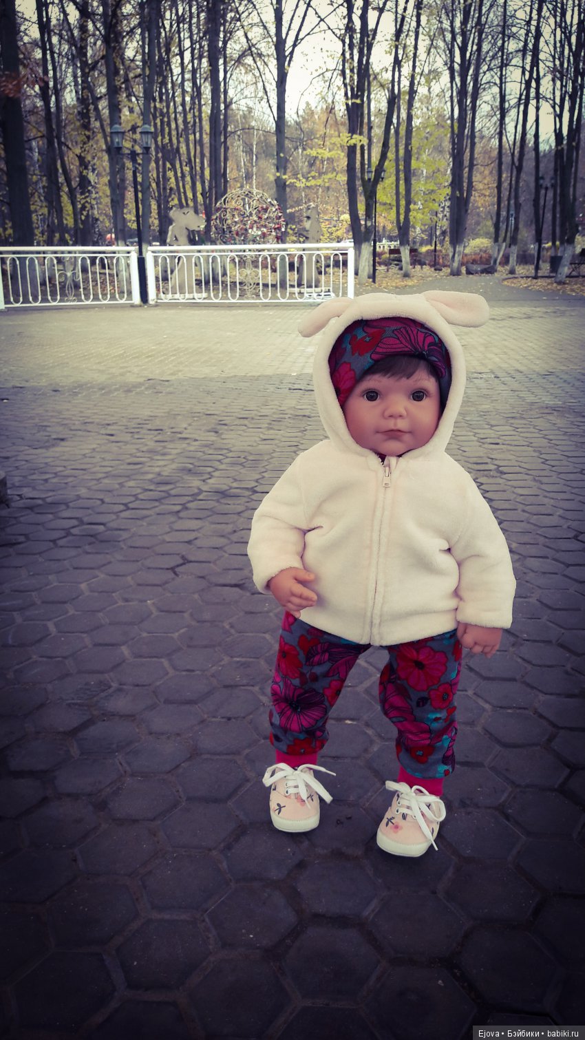 Lee Middleton School days - Прогулка (фото 4)