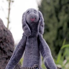 Заяц в почти естественной среде обитания. Игрушка  ручной работы