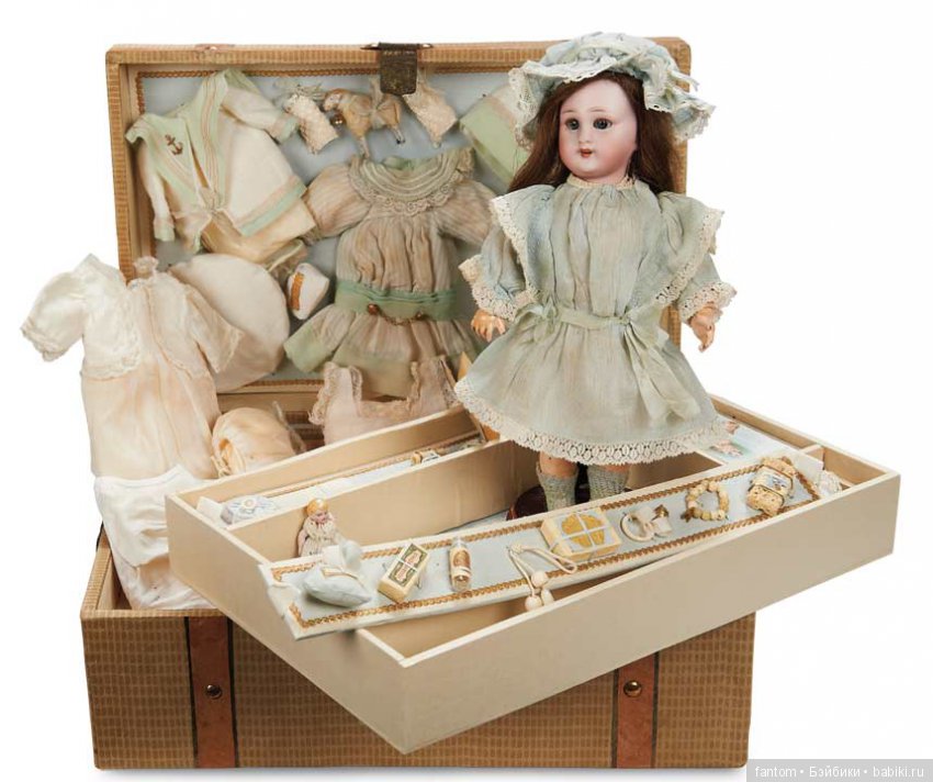 Антикварные куклы с приданным