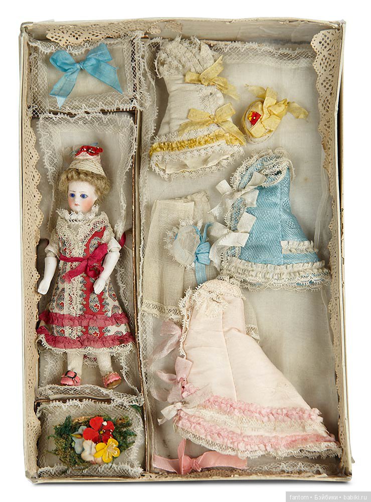 оригинальные французская  all-бисквитная Mignonet с приданым, около 1890 г.