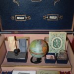 Французский набор "Papeterie" с глобусом на деревянной подставке.