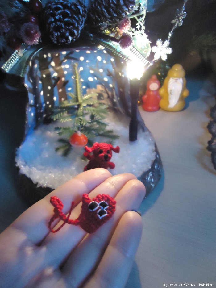 Новогодняя кукольная миниатюра - ночник по мотивам мультфильма СССР "Варежка" (фото 5)