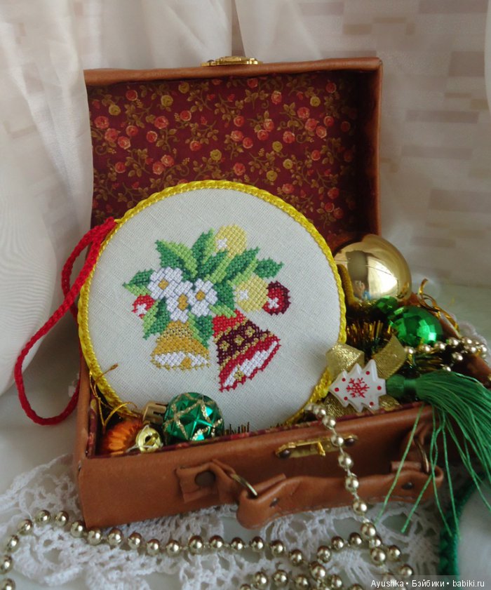 Новогодние украшения с вышивкой