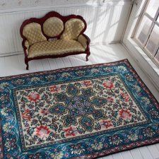 Почти персидский, но в миниатюре! Вышитый ковер для коллекционного кукольного дома