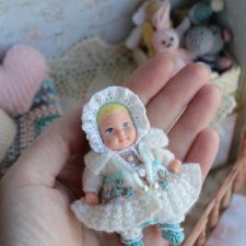 Барышня в ладошке