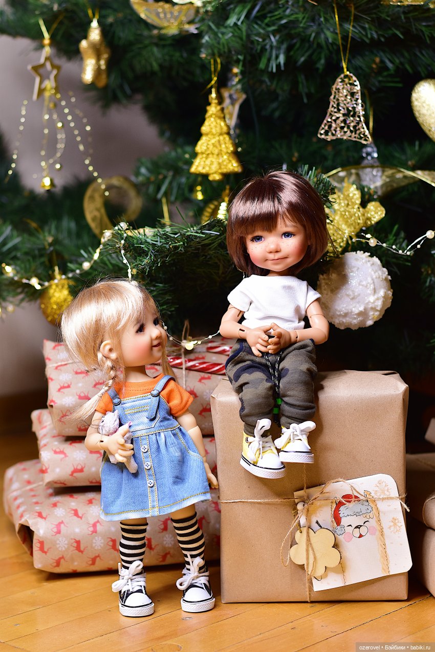 Елку нарядили, подарки приготовили.. устали.. присели отдохнуть | Бэйбики Елку нарядили, подарки приготовили.. устали.. присели отдохнуть (фото 2)