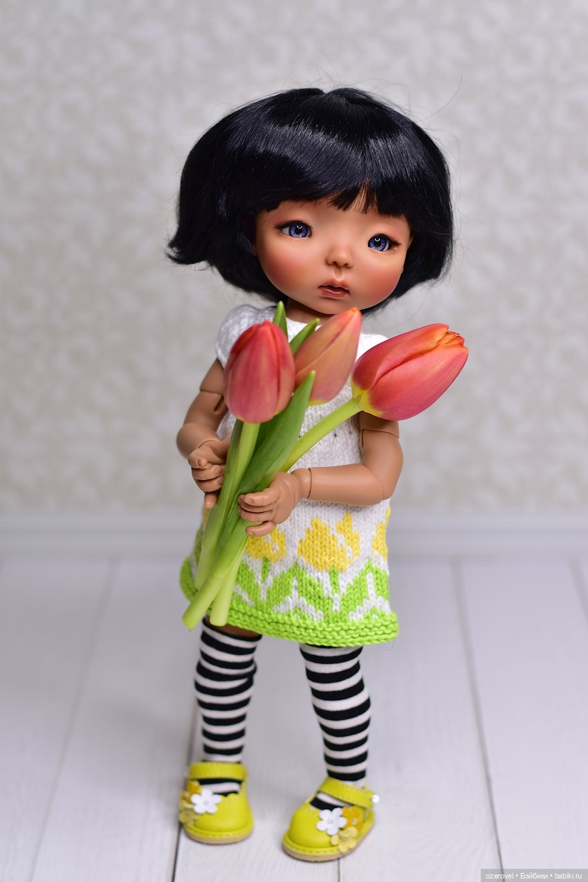 Кто сказал, что куклы не любят цветы