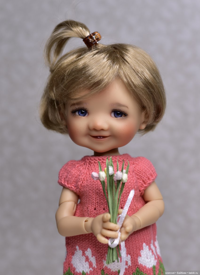 Кто сказал, что куклы не любят цветы