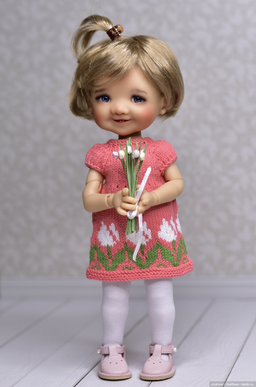 Кто сказал, что куклы не любят цветы