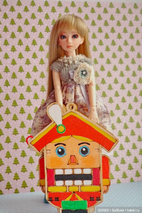 Новогодние подарки — Новый год и Рождество: праздничные фото кукол (фото 7)