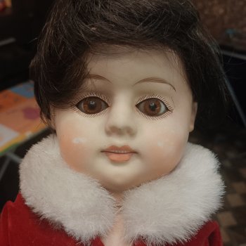 Помогите, пожалуйста, опознать куклу!