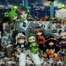 Малышня празднует Хэллоуин