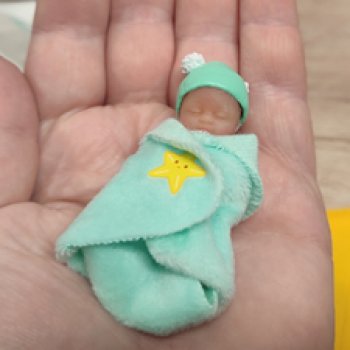 Младенцы в сюрпризах от Zuru: распаковка и обзор