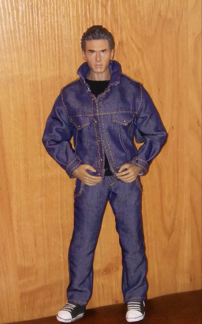 Франко готовится к свиданию, Phicen