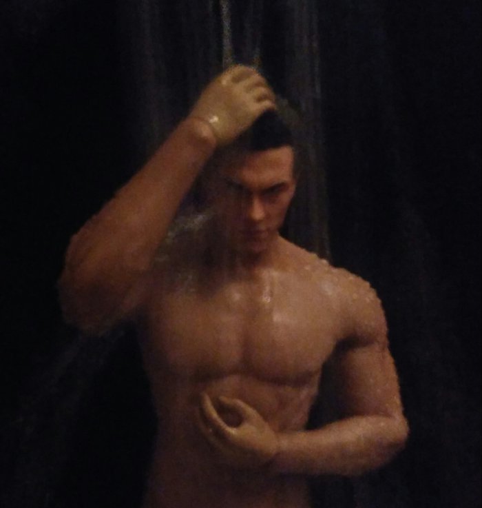 Франко готовится к свиданию, Phicen