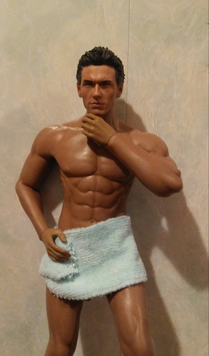 Франко готовится к свиданию, Phicen