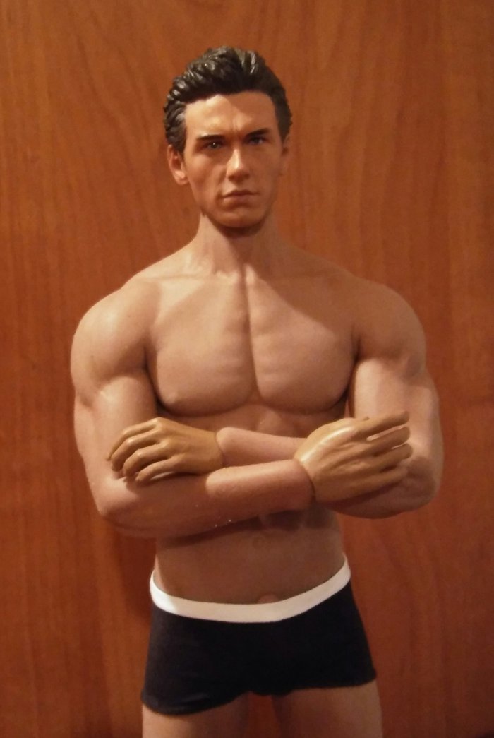 Франко готовится к свиданию, Phicen