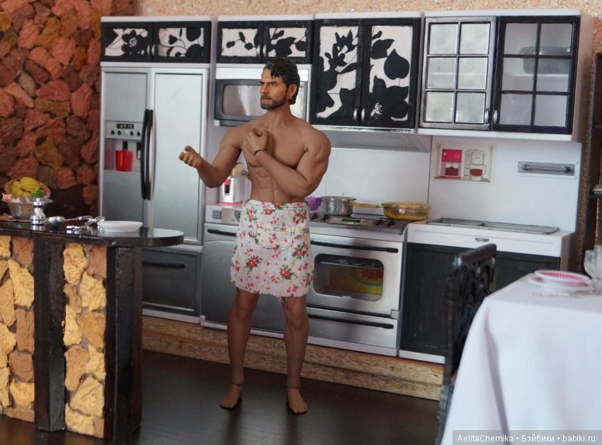 С наступающим, дорогие дамы! Амир. Phicen