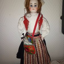 Помогите определить производителя антикварной куклы