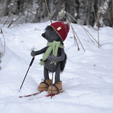 Познакомьтесь - это Ёжик, он знаток лесных дорожек