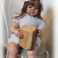 А хлеб забери, это нам вредно