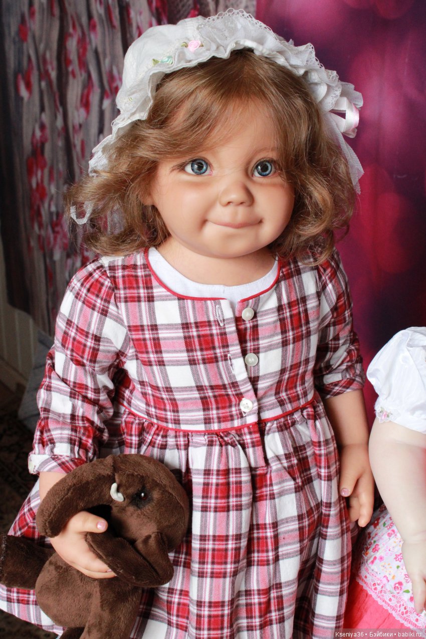 Ни разу не видела кукол из этого молда, поэтому купила его и