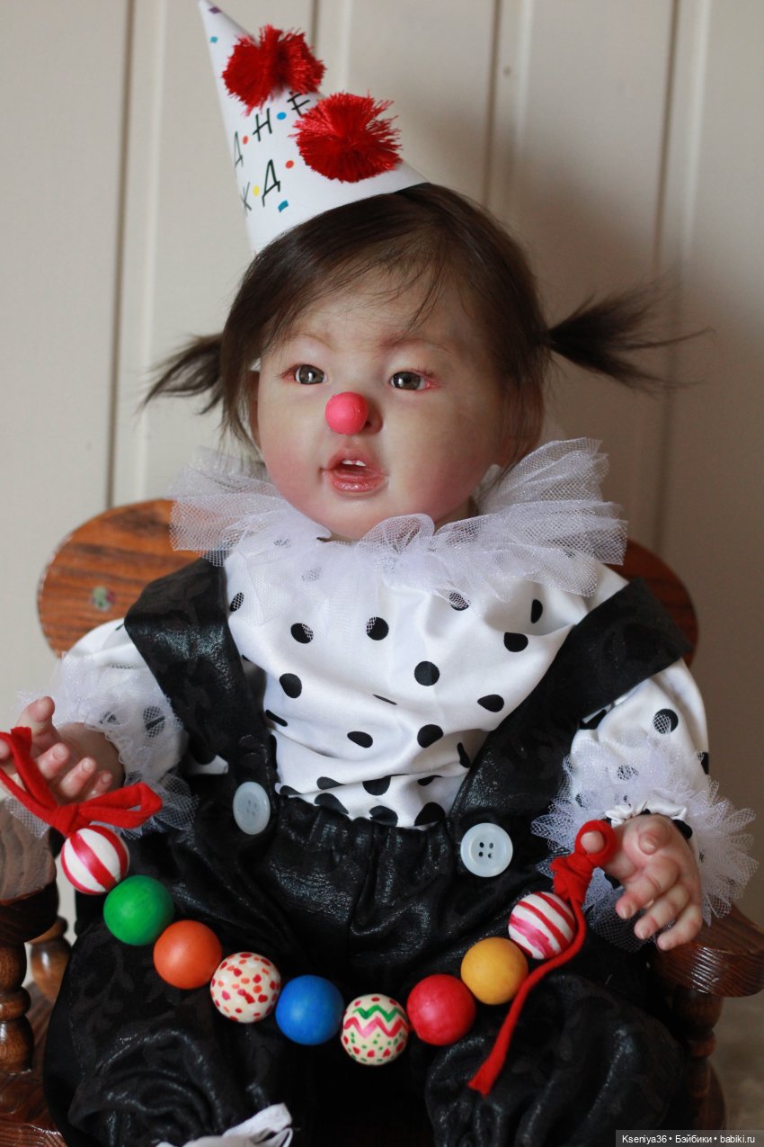 А почему бы и не маленькая клоунесса