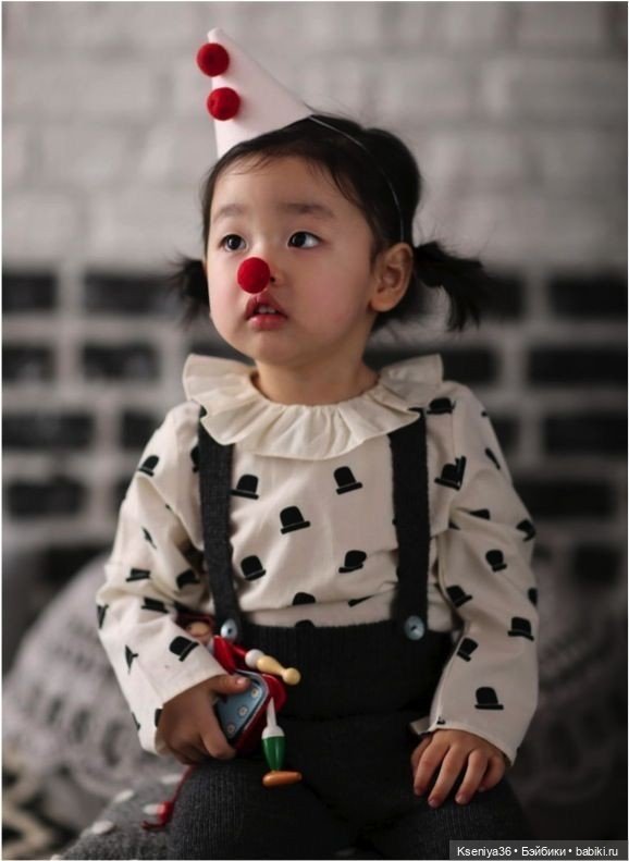 А почему бы и не маленькая клоунесса