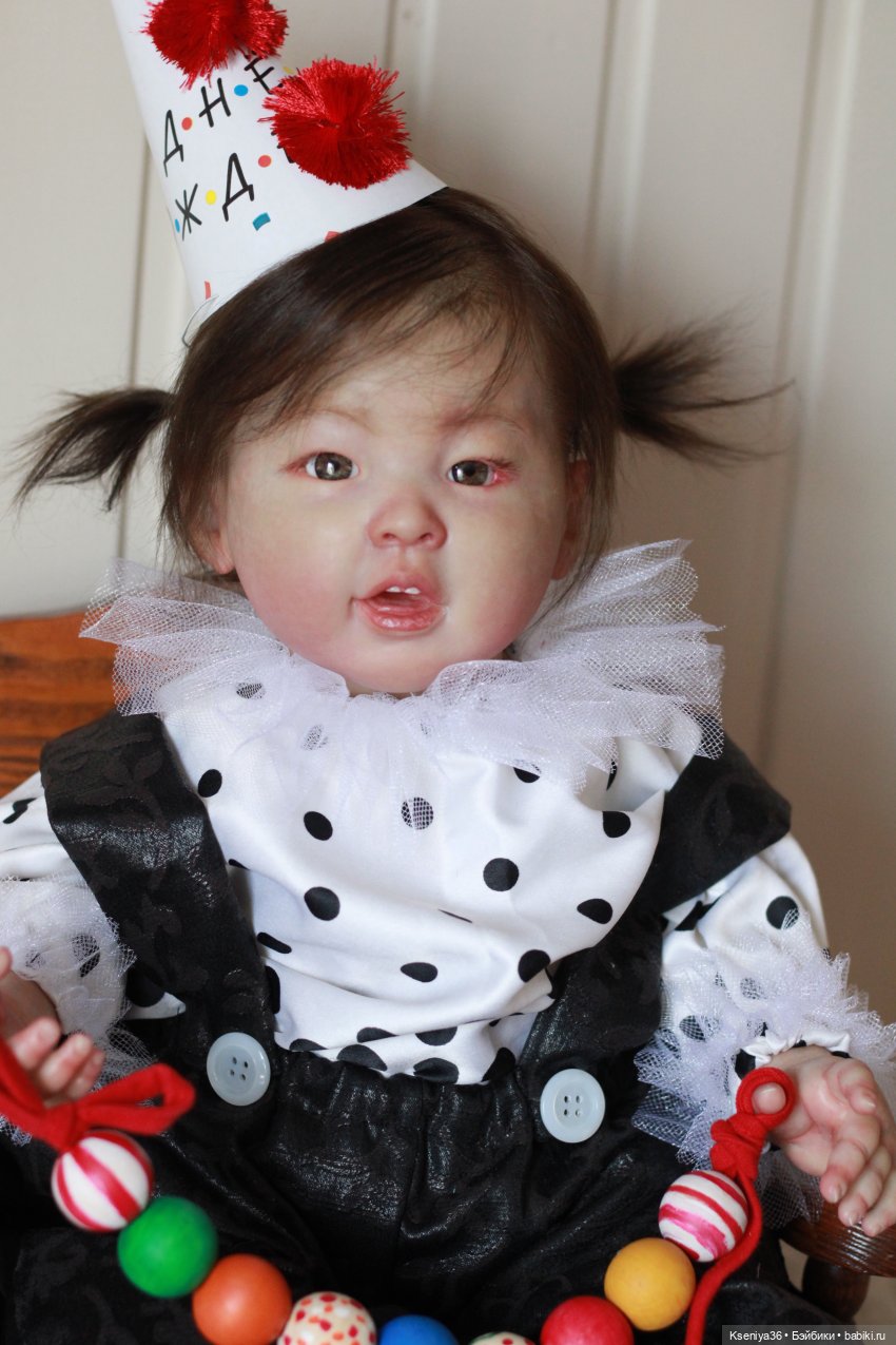 А почему бы и не маленькая клоунесса