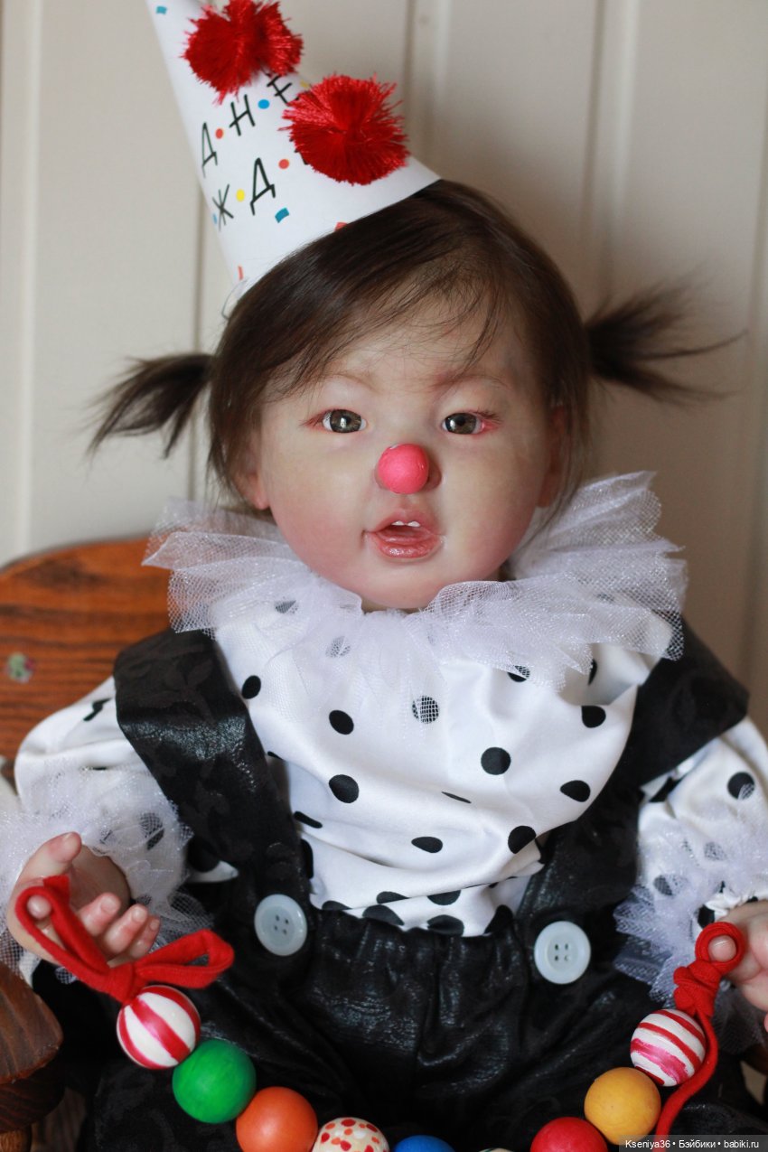 А почему бы и не маленькая клоунесса