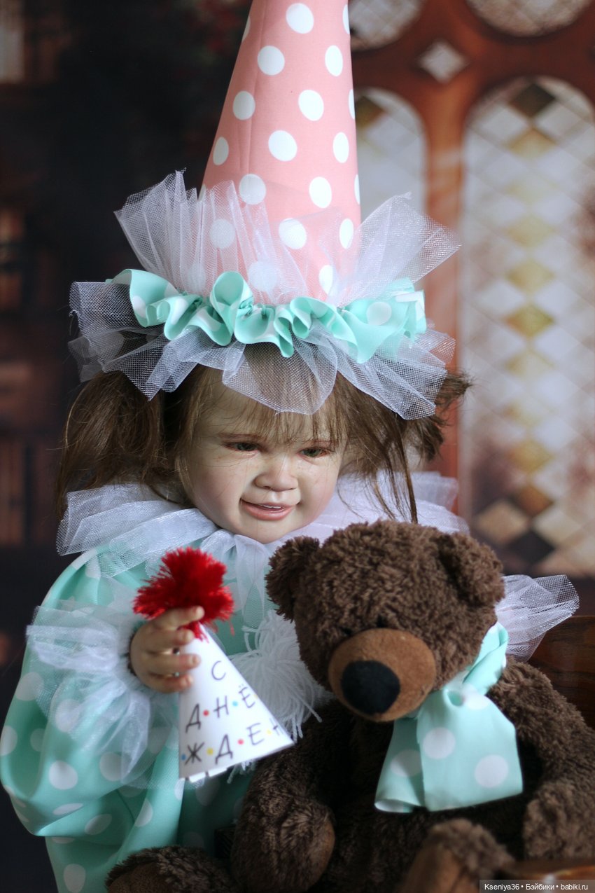 День Рождения мишки. Рената играет (фото 2)