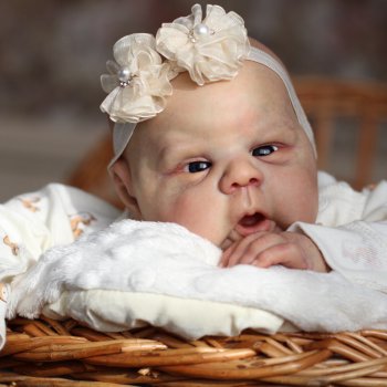 Чудесный, невероятно реалистичный малыш!