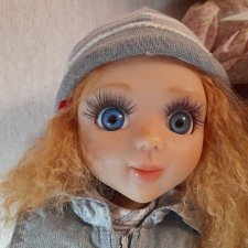 Голубоглазая девочка