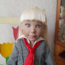 Голубоглазая блондинка