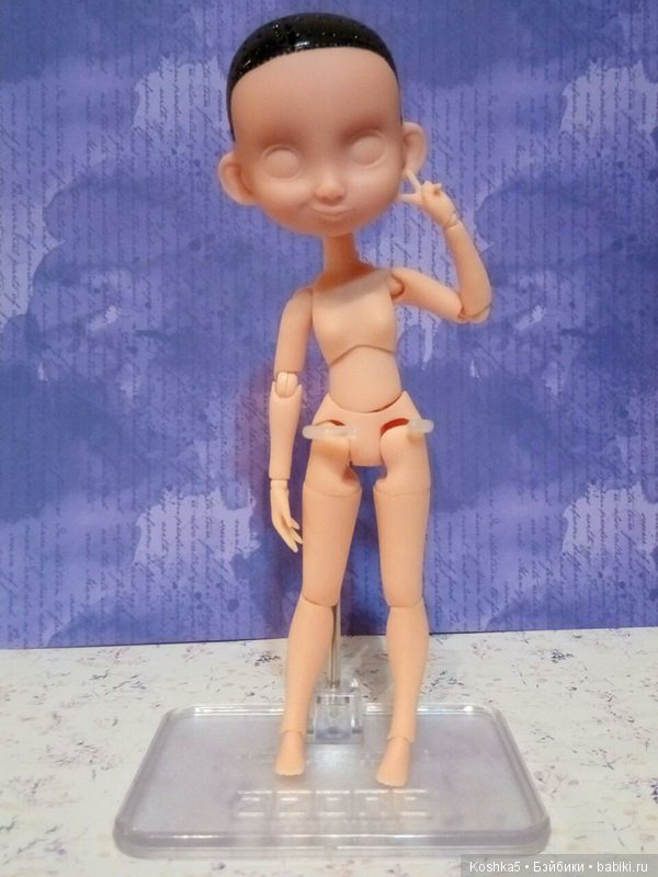 Obitsu и Azone - Подставки для кукол: сравнение (фото 4)