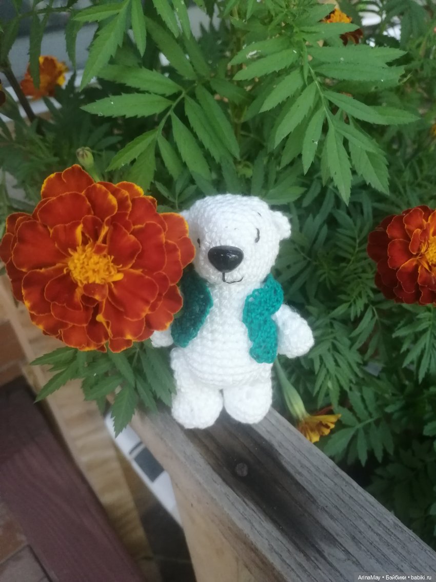 Умка на прогулке — Вязаные игрушки и амигуруми: крючком (фото 6)