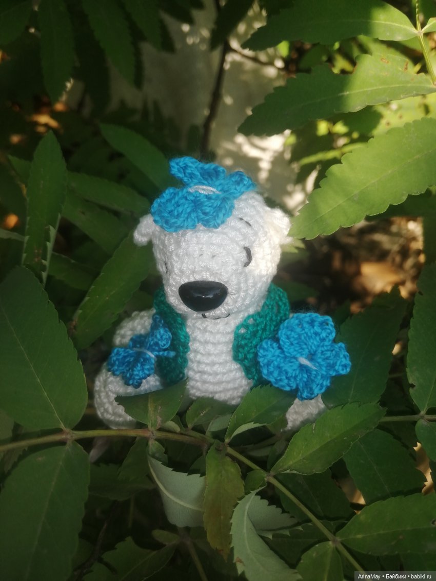 Умка на прогулке — Вязаные игрушки и амигуруми: крючком (фото 7)