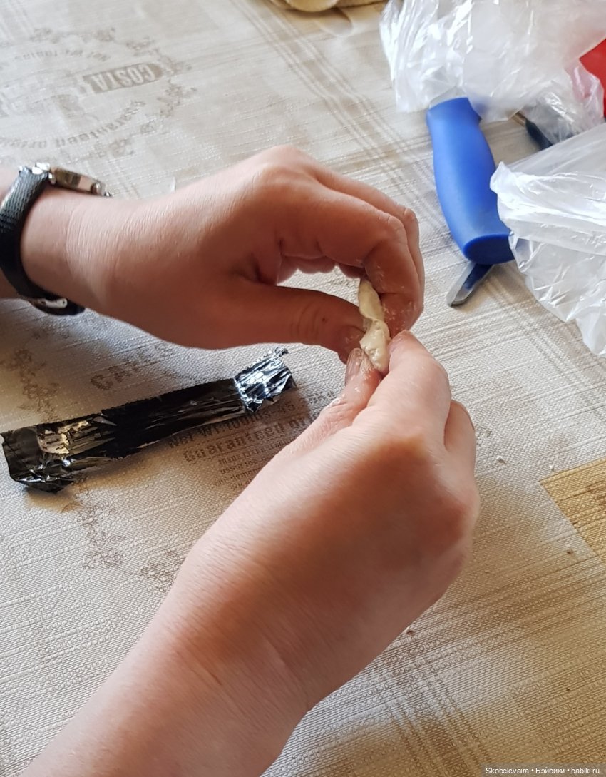 Реставрация антикварной куколки для последующего снятия гипсовых форм