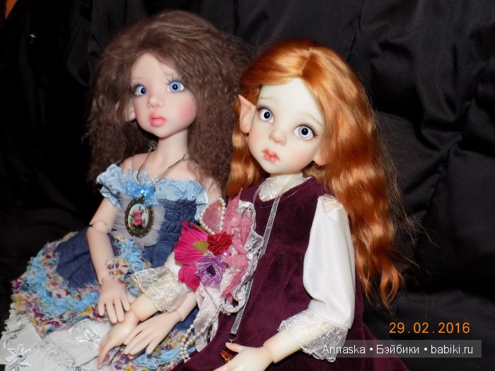 Вот такие два котенка теперь живут у меня - Лара и Лайла. Девочки сразу поняли, что они сестренки и очень обрадовались друг другу