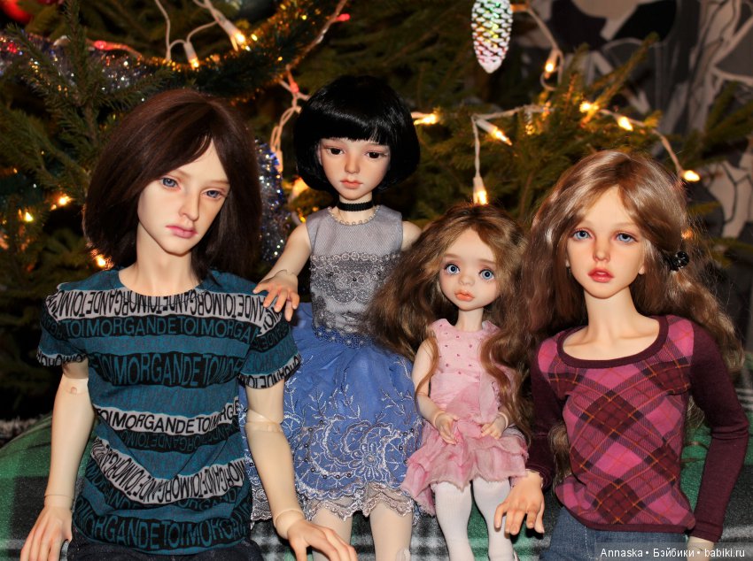 Пока не погасли на елке огни