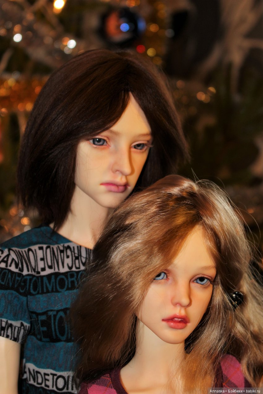 Пока не погасли на елке огни