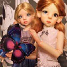 На крыльях бабочки, Kaye Wiggs