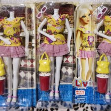 Набор одежды для кукол LIV