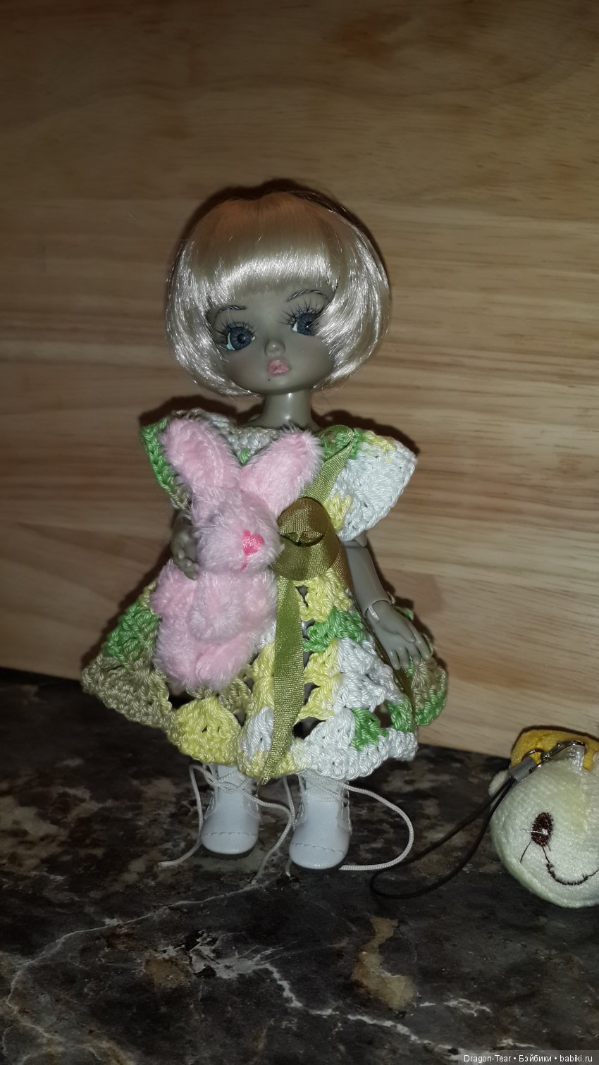 Со вспышкой