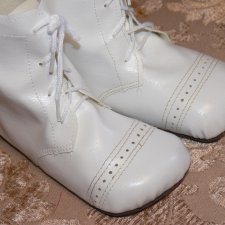 Ботиночки белые для большой куколки. 13,5 см по внешней длине