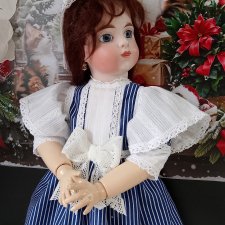 Сатиновое платье для антикварных кукол и реплик ориентировочно на рост 45см