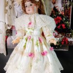Нарядное платье для антикварных кукол и реплик ориентировочно 54-58см роста