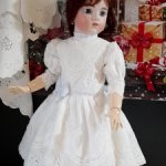 Нарядное чайное батистовое платье для кукол ориентировочно 42-45см роста