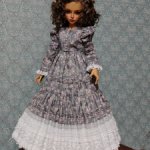 Розы на сером